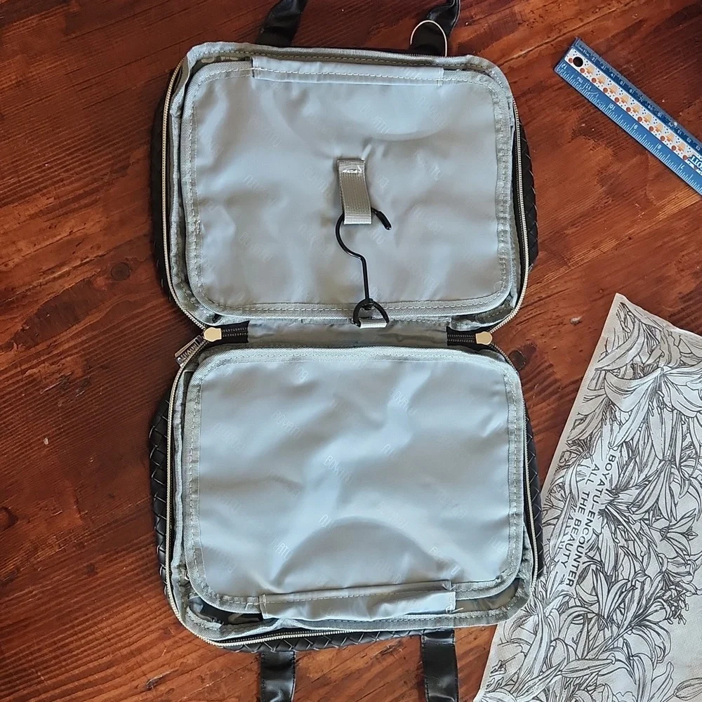 Boyatu Black Make up travel Bag โ NWT โ Woven Leather โ Silver Hardware โ Classy - Picture 5 of 15